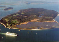 Ferry arriving in Poole.jpg